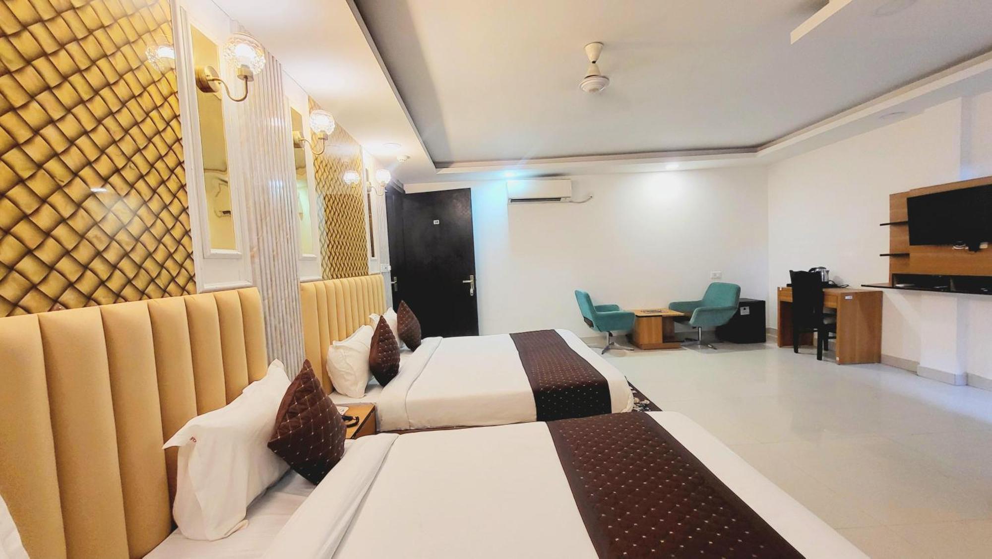 The Glory Suites Near Igi Airport Нью-Дели Экстерьер фото